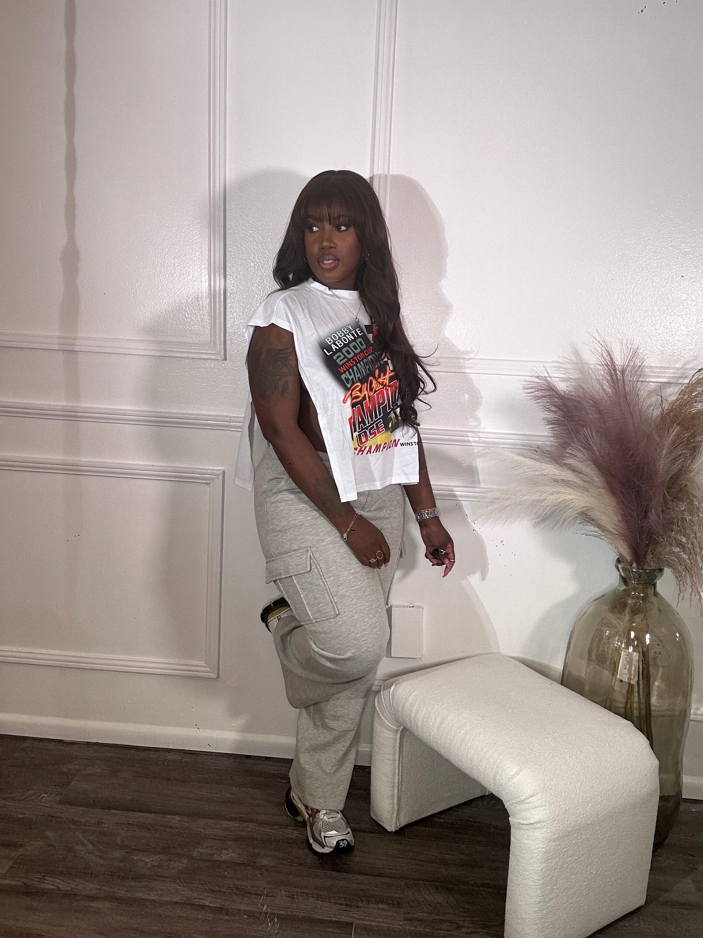 Delta sweats in gray